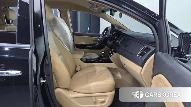 Kia The New Carnival 2019 Черный из Кореи, фото 2