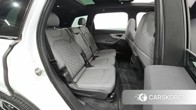Audi Q7 (4M) 2022 Белый из Кореи, фото 2