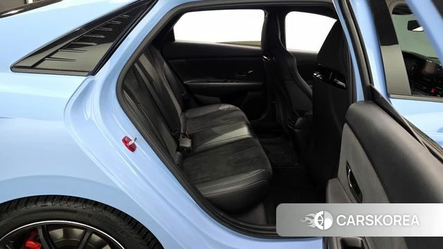 Hyundai Avante (CN7) 2021 Светло-серебряный цвет из Кореи, фото 2
