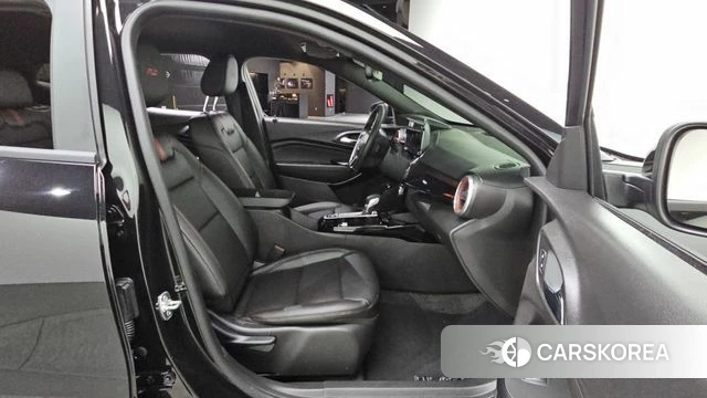 Chevrolet (GM Daewoo) Trax Crossover 2024 Черный из Кореи, фото 2