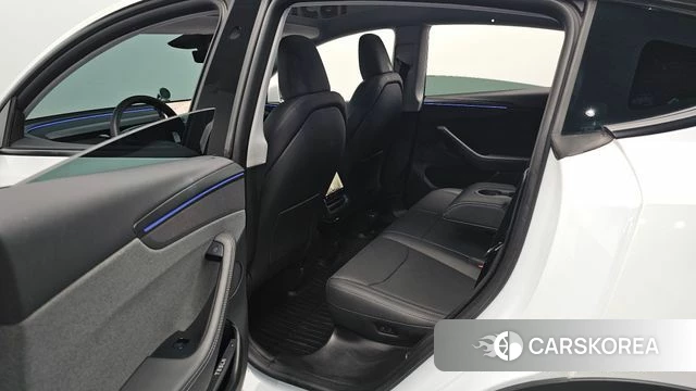 Tesla Model Y 2025 Белый из Кореи, фото 2