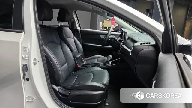Kia The New K3 2nd generation 2023 Белый из Кореи, фото 2