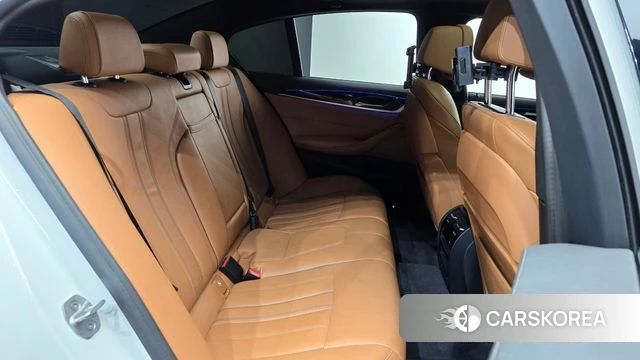 BMW 5 Series (G30) 2021 Белый из Кореи, фото 2