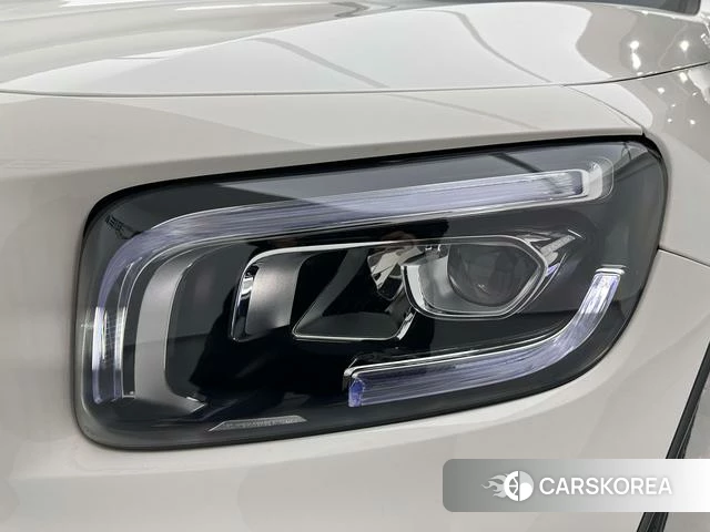 Mercedes-Benz GLB 2023 Белый из Китая, фото 2