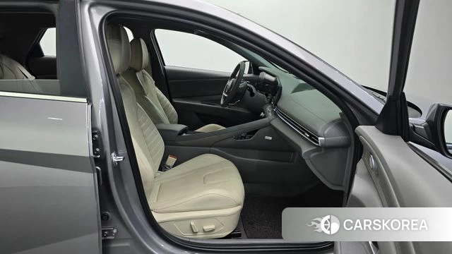 Hyundai Avante (CN7) 2023 Серебристо-серый из Кореи, фото 2