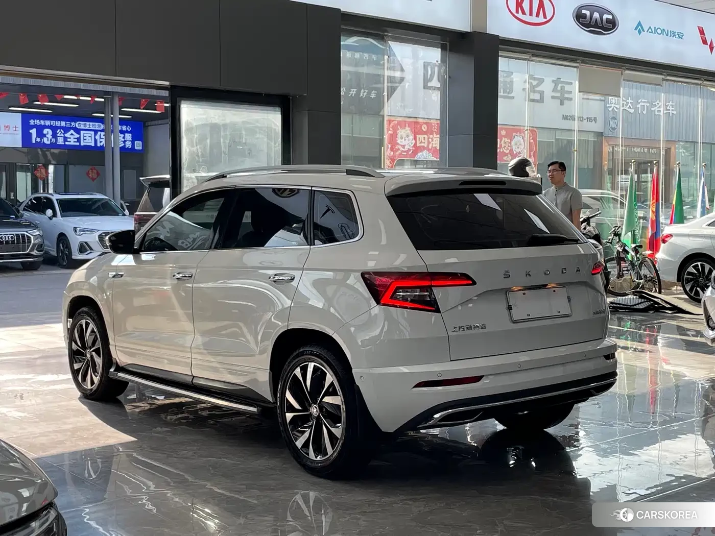 Skoda Karoq 2022 Белый из Китая, фото 2