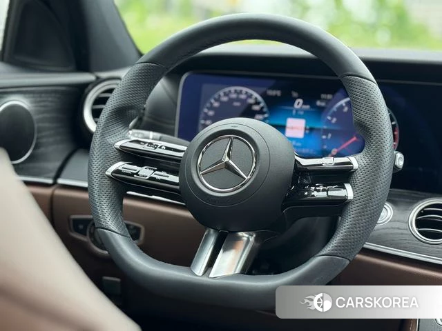 Mercedes-Benz E-Class 2022 Белый из Китая, фото 2