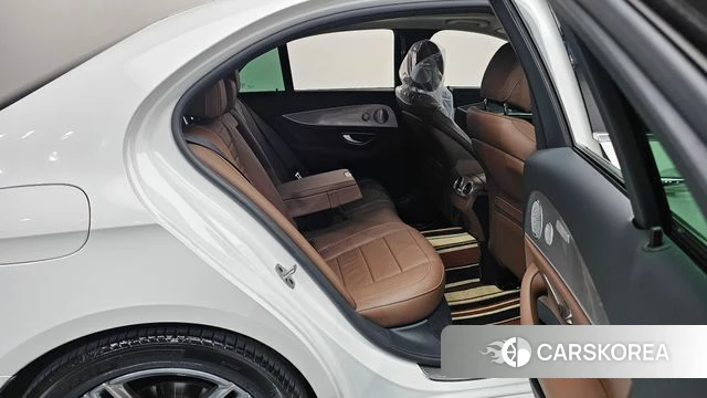 Mercedes-Benz E-Class W213 2019 Белый из Кореи, фото 2