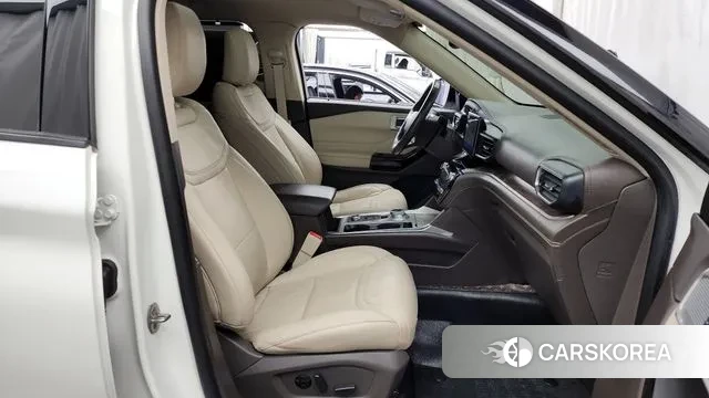 Ford Explorer 6th Generation 2022 Белый из Кореи, фото 2