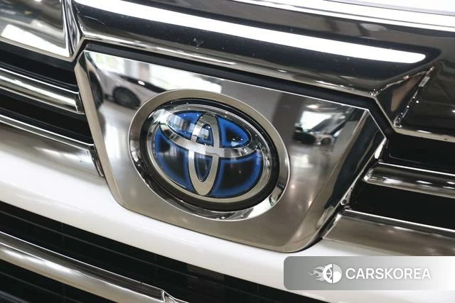 Toyota Vellfire 2021 Белый из Китая, фото 2