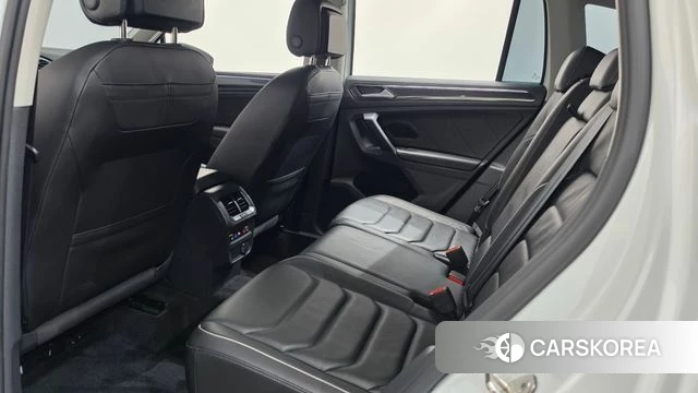 Volkswagen Tiguan second Generation 2021 Белый из Кореи, фото 2