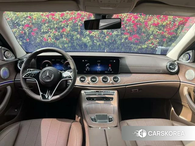 Mercedes-Benz E-Class 2023 Черный из Китая, фото 2