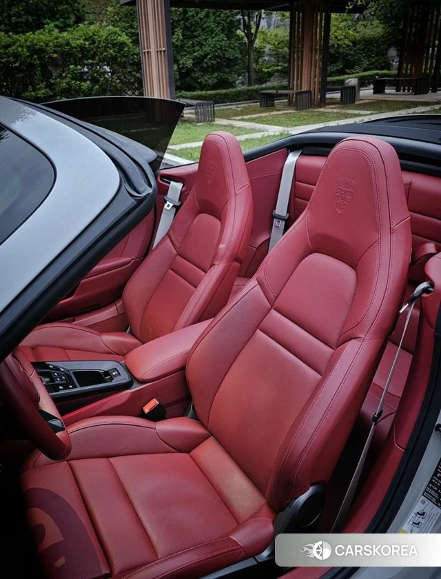 Porsche 911(992) 2024 Серебристо-серый из Кореи, фото 2