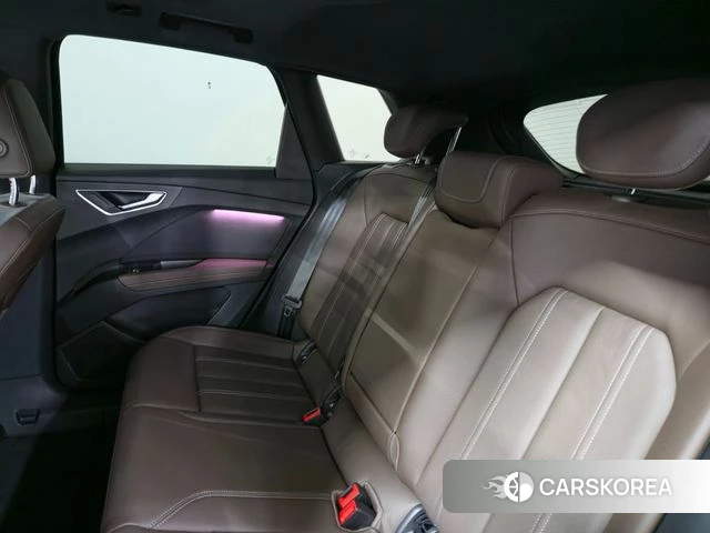 Audi Q4 e-Tron (F4) 2025 Синий из Кореи, фото 2