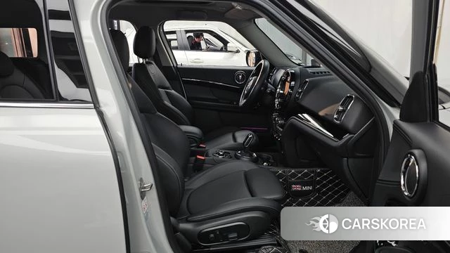 Mini Cooper Countryman 2023 Серебряный из Кореи, фото 2