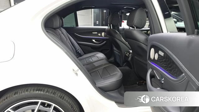 Mercedes-Benz E-Class W213 2023 Белый из Кореи, фото 2