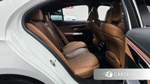 Mercedes-Benz E-Class W214 2024 Белый из Кореи, фото 2