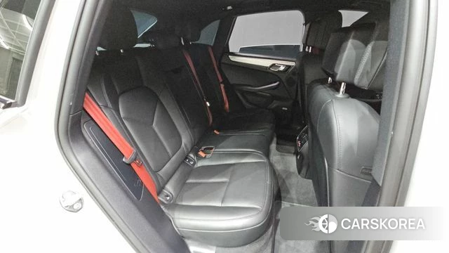 Porsche Macan 2022 Серебристо-серый из Кореи, фото 2