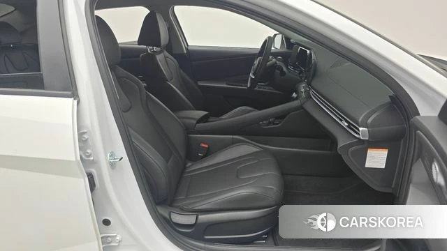 Hyundai The New Avante Hybrid (CN7) 2024 Белый из Кореи, фото 2