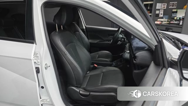 Hyundai Kona (SX2) 2023 Белый из Кореи, фото 2