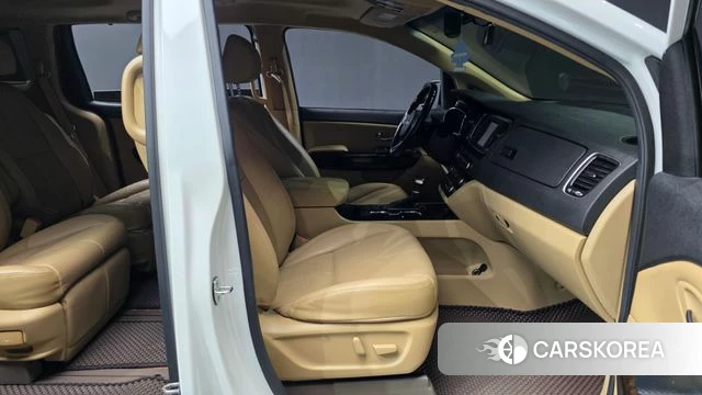 Kia The New Carnival 2019 Белый из Кореи, фото 2