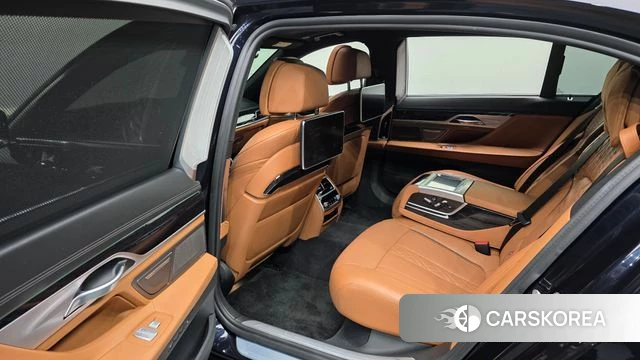 BMW 7 Series (G11) 2019 Черный из Кореи, фото 2
