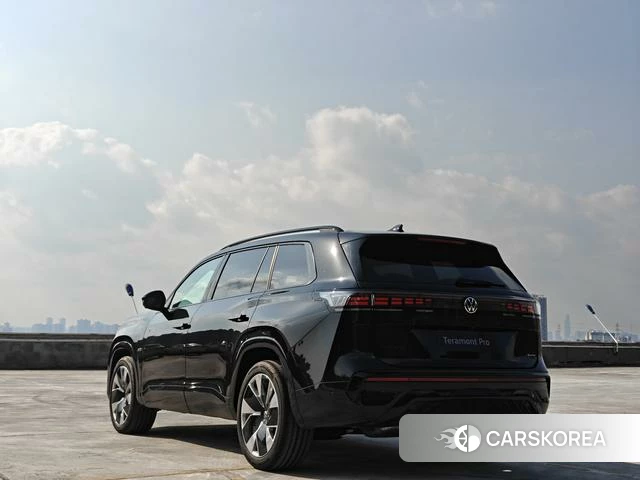 Volkswagen Teramont 2026 Черный из Китая, фото 2
