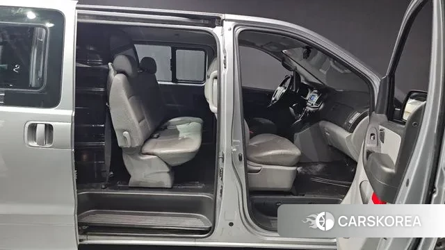 Hyundai The New Grand Starex 2018 Серебристо-серый из Кореи, фото 2
