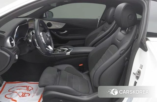 Mercedes-Benz C-Class W205 2023 Белый из Кореи, фото 2