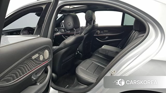 Mercedes-Benz E-Class W213 2022 Серебряный из Кореи, фото 2