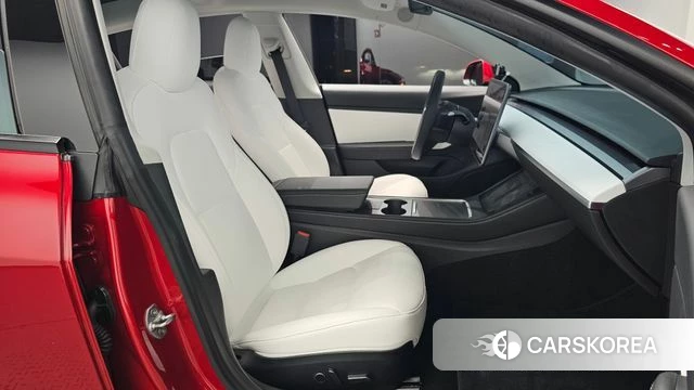 Tesla Model 3 2021 Красный из Кореи, фото 2