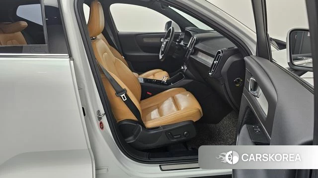 Volvo XC40 2020 Белый из Кореи, фото 2