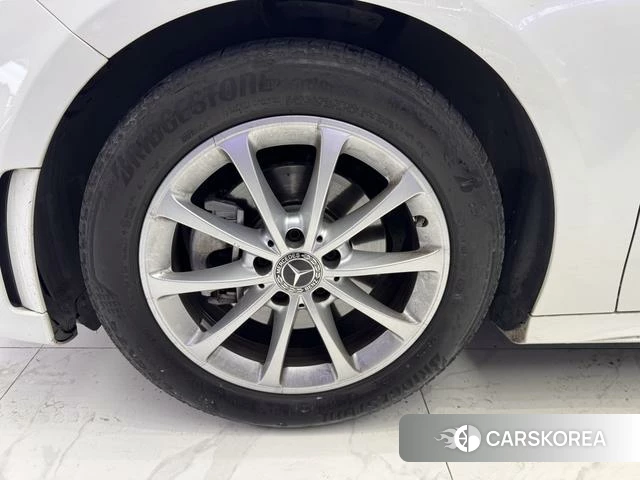 Mercedes-Benz A-Class 2021 Белый из Китая, фото 2