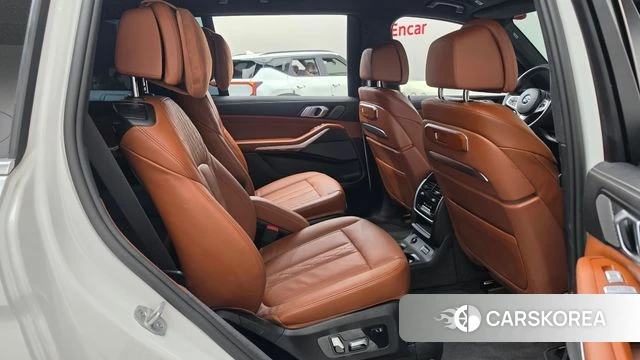BMW X7 (G07) 2025 Белый из Кореи, фото 2