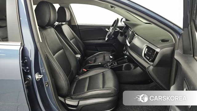 Kia Stonic 2018 Синий из Кореи, фото 2