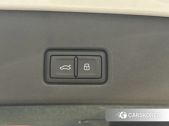 Audi Q4 2023 Синий из Китая, фото 2