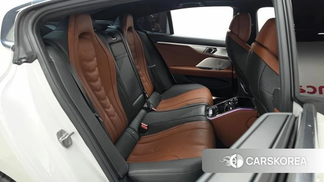 BMW 8 Series (G15) 2024 Белый из Кореи, фото 2
