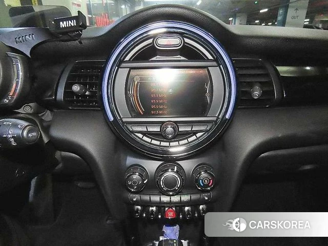 Mini Cooper 2018 Черный из Кореи, фото 2