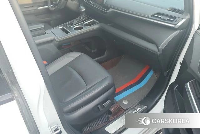 Toyota Sienna 2022 Белый из Китая, фото 2