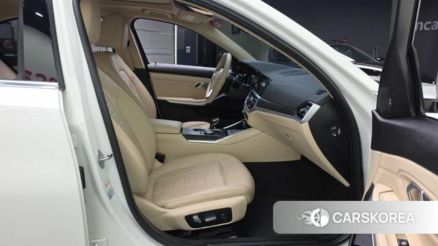 BMW 3 Series (G20) 2019 Белый из Кореи, фото 3