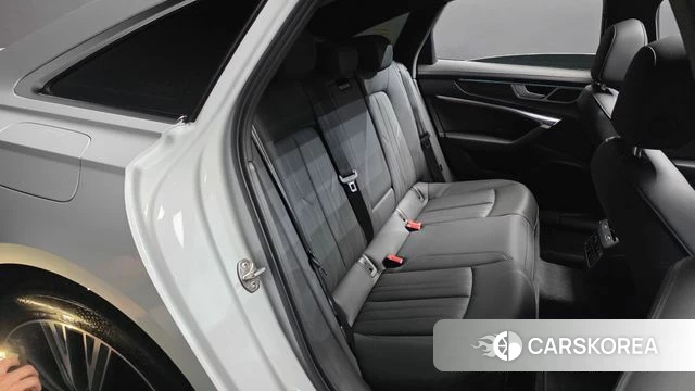 Audi A6 (C8) 2023 Белый из Кореи, фото 2