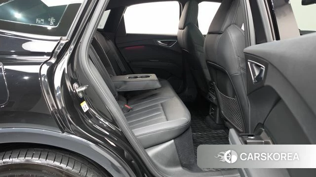 Audi Q4 e-Tron (F4) 2023 Черный из Кореи, фото 2