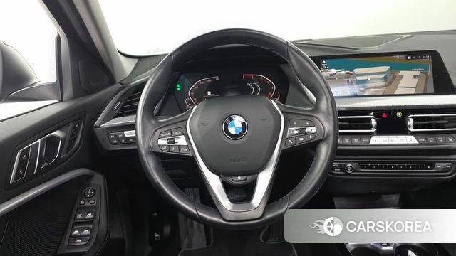BMW 1 Series (F40) 2022 Черный из Кореи, фото 2