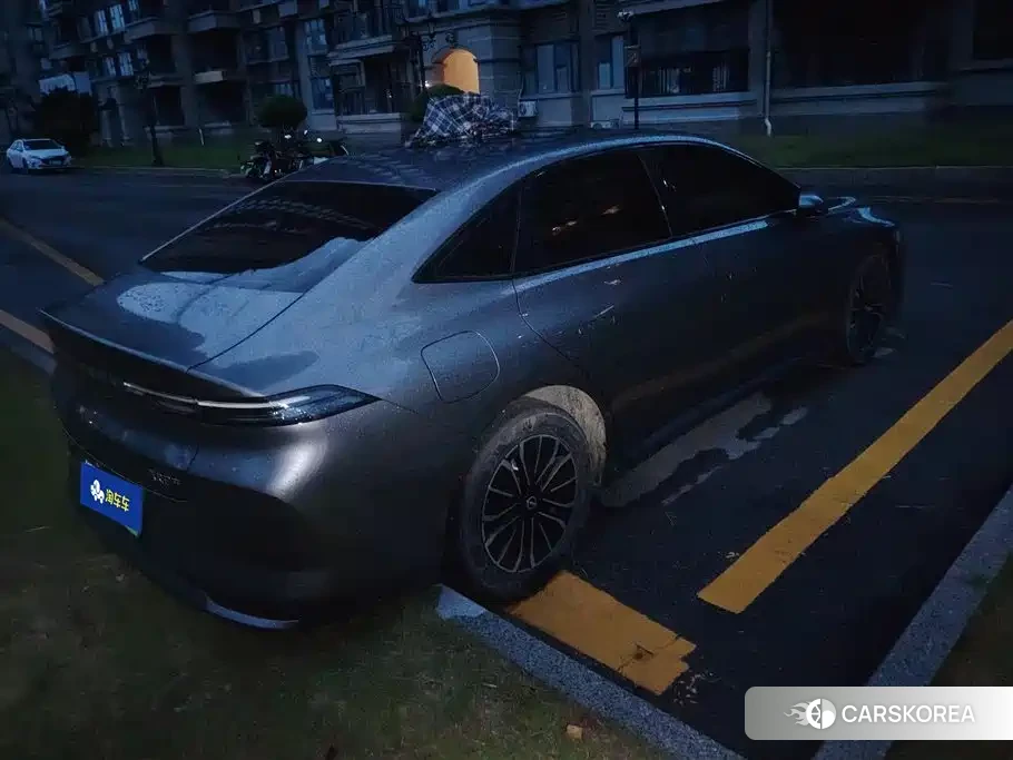 Nissan N6 2025 Silver/gray из Китая, фото 2