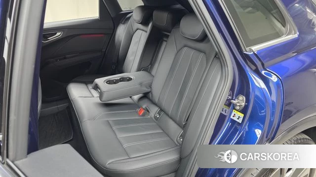 Audi Q4 e-Tron (F4) 2022 Синий из Кореи, фото 2