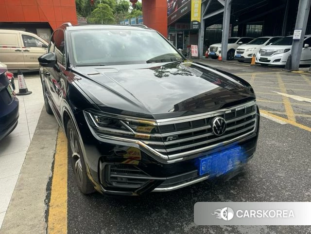 Volkswagen Touareg 2021 Черный из Китая, фото 2