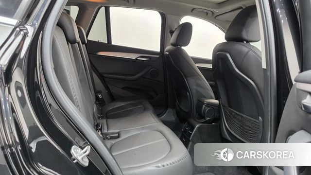 BMW X1 (F48) 2020 Черный из Кореи, фото 2