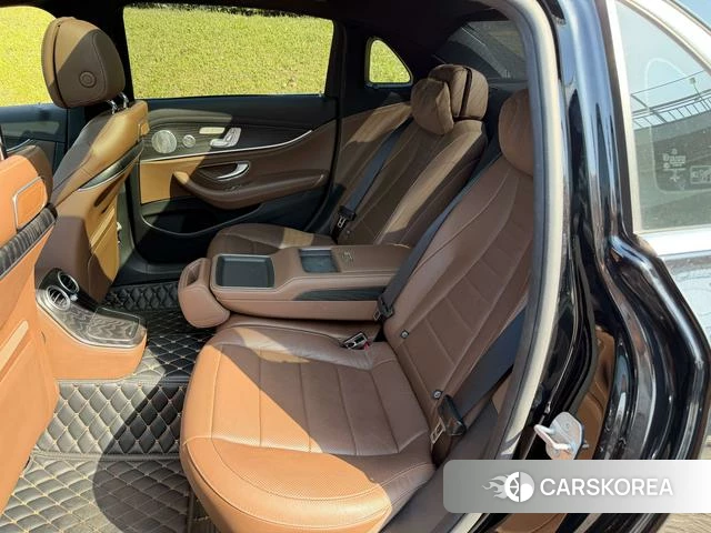 Mercedes-Benz E-Class 2021 Черный из Китая, фото 2