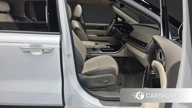 Kia Carnival 4th generation 2023 Белый из Кореи, фото 2