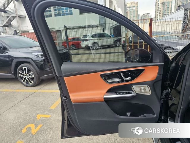 Mercedes-Benz GLC 2026 Черный из Китая, фото 2